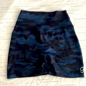 Fit camo shorts